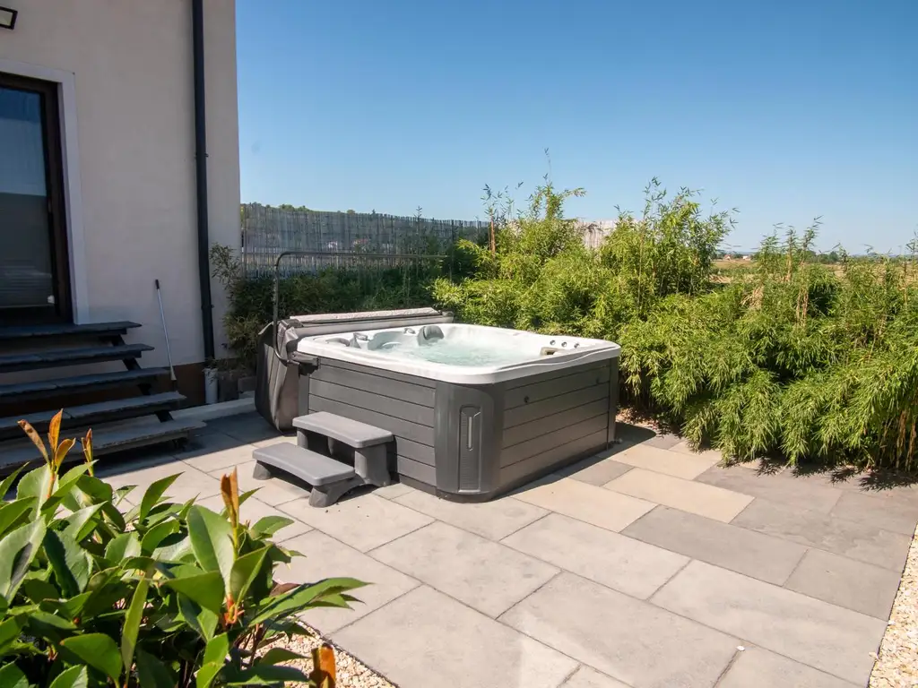 Exklusives Einfamilienhaus mit Ausblick und Wellnessbereich