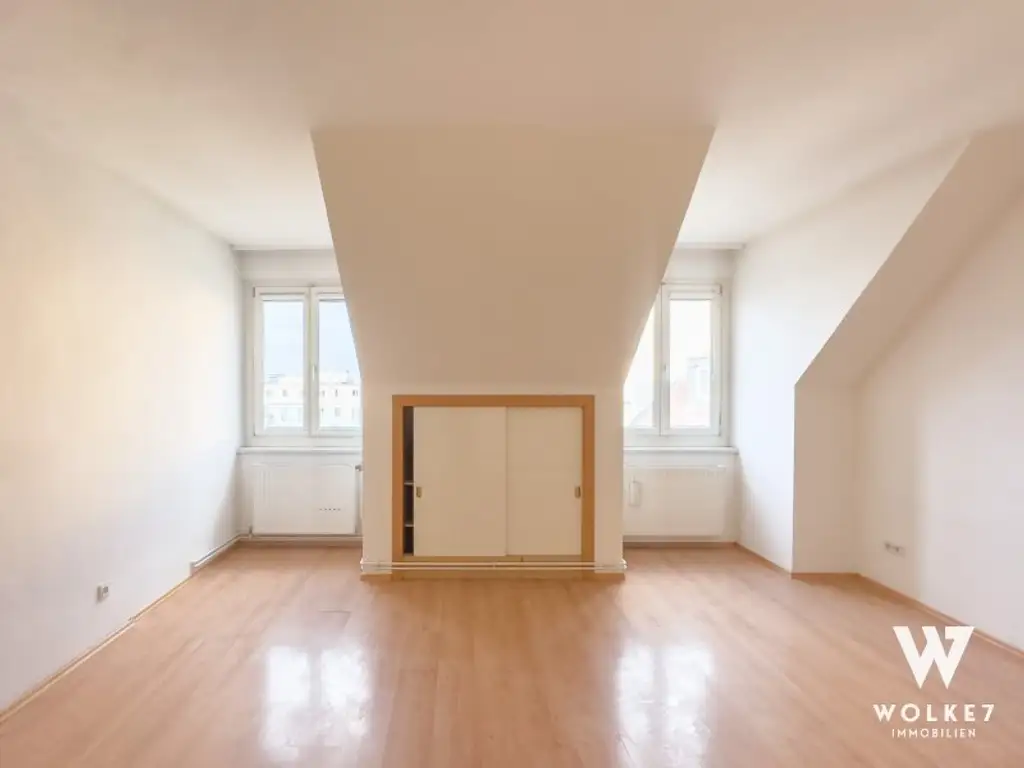 Sonnige Dachgeschosswohnung am Keplerplatz – Top Lage U1