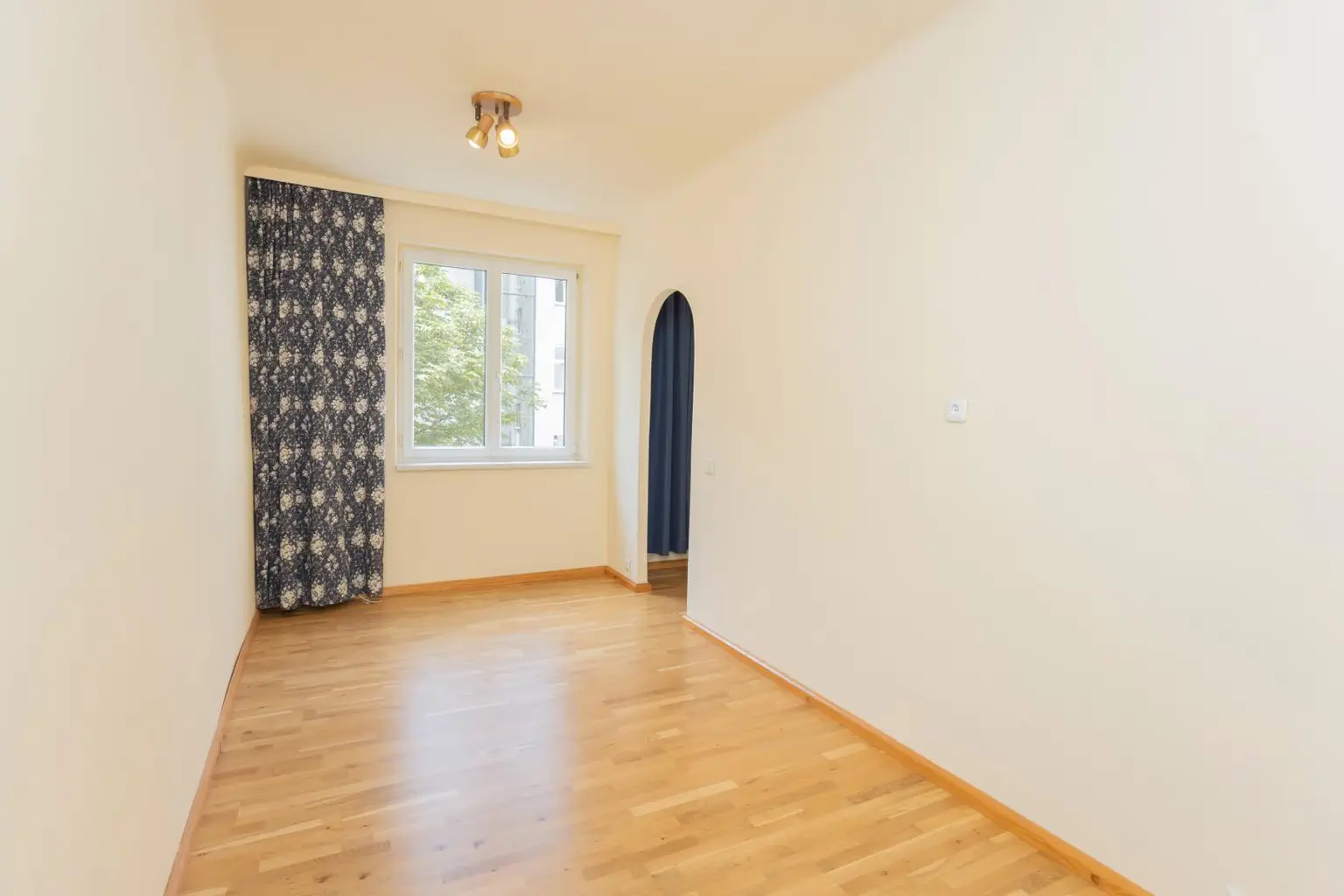 Ruhig. Hell. Zentral. 2-Zimmer-Wohnung mit Lift im 20. Bezirk