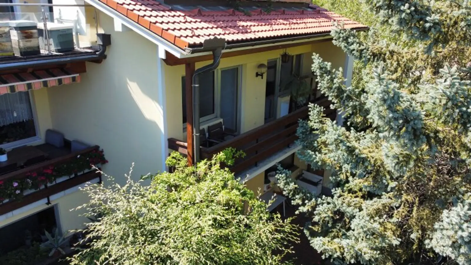 Hier kann die ganze Familie wohnen! Modernes Dreifamilienhaus in Toplage