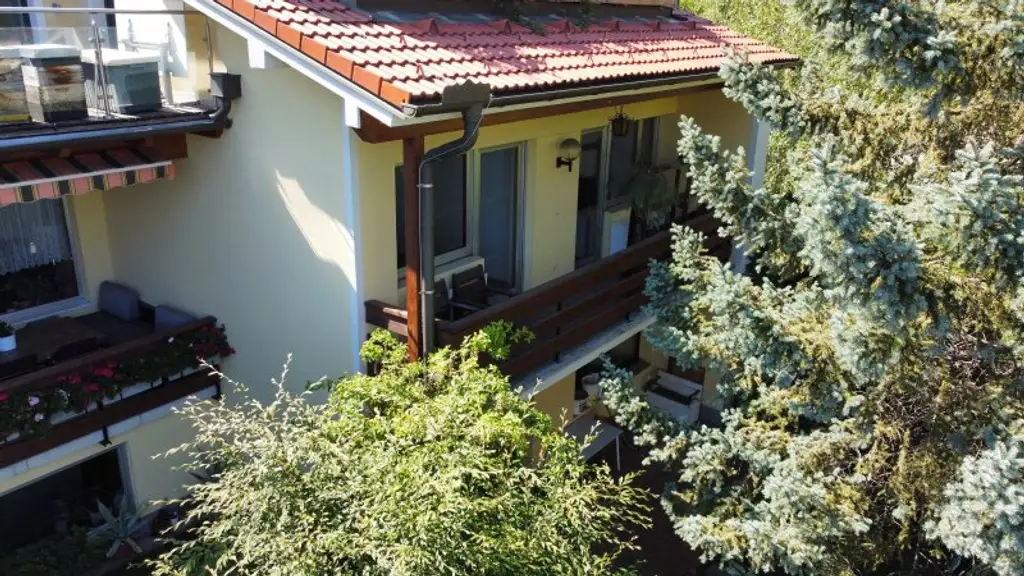 Hier kann die ganze Familie wohnen! Modernes Dreifamilienhaus in Toplage