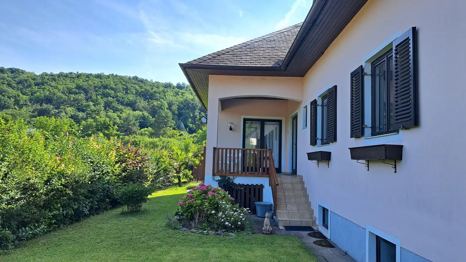 Wunderschönes Landhaus mit tollem Ausblick und Pool