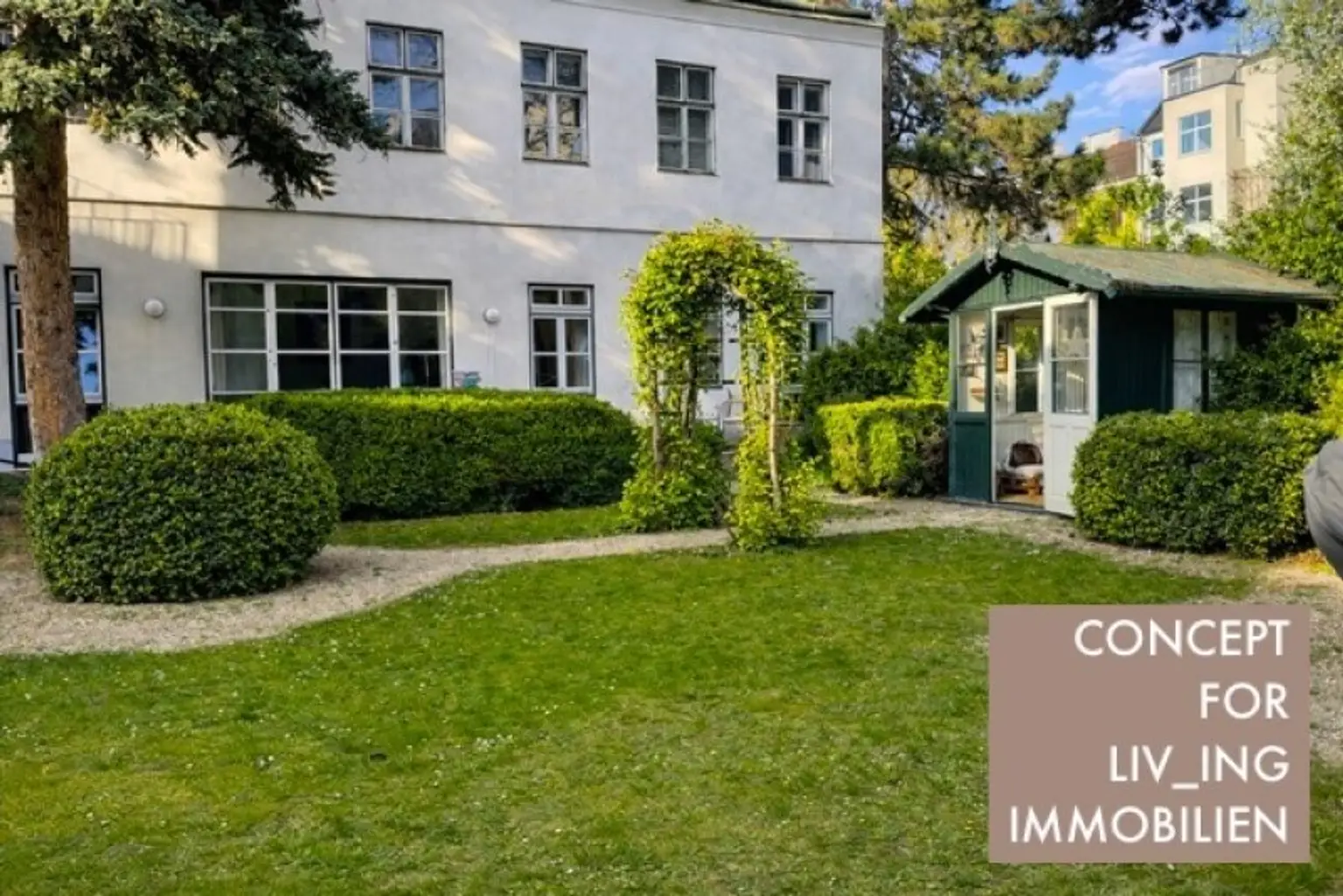 4 Zimmer Altbauflair in Altwiener Fuhrwerkerhaus. 88m2. Idyllischer Allgemeingarten. Sanierungsbedarf. Nahe Schloss Schönbrunn &Hietzing.