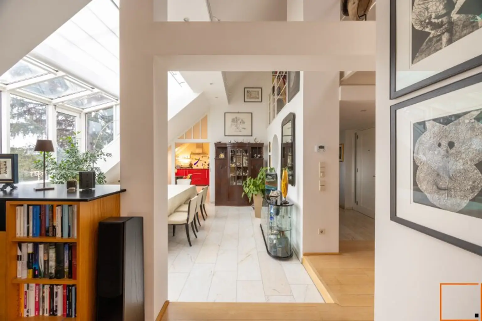 Luftiges Familien-Penthouse mit Ateliercharakter, großen Terrassen und Grünblick