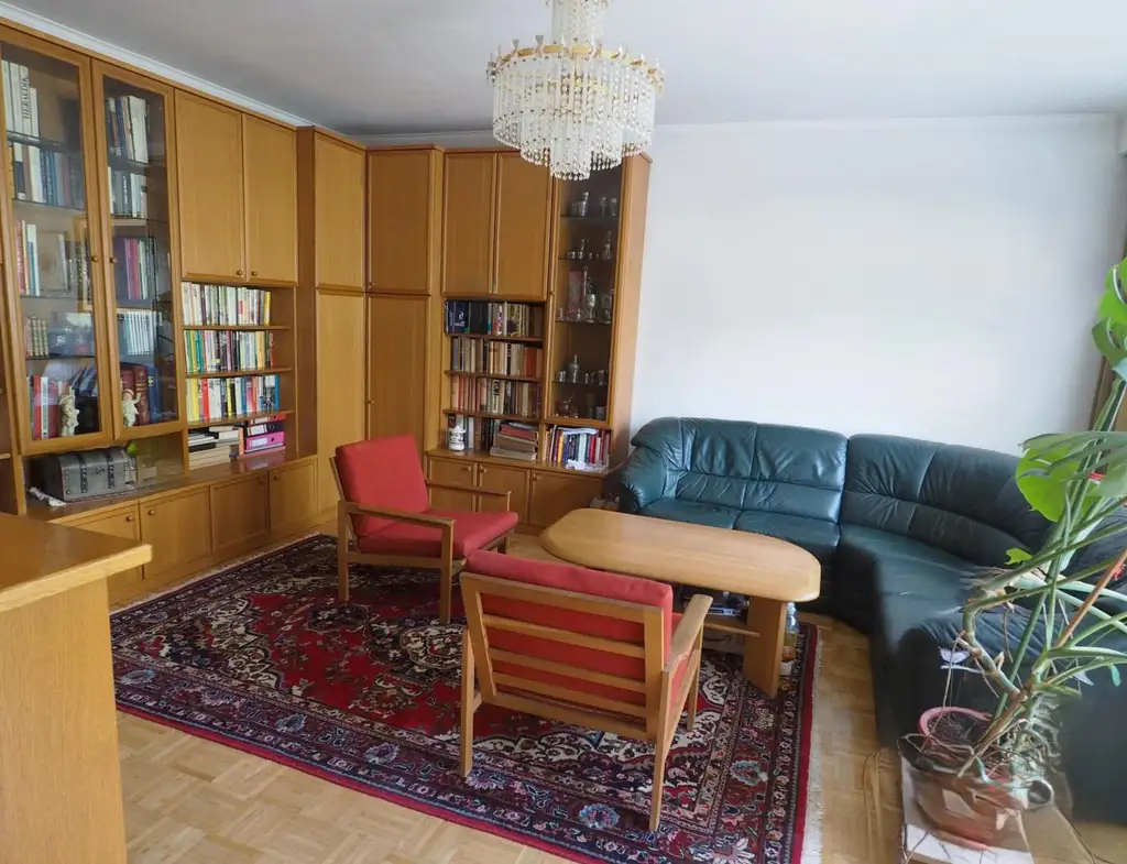 CHARMANTES REIHENHAUS IN GRÜNRUHELAGE – VERKAUF MIT WOHNRECHT