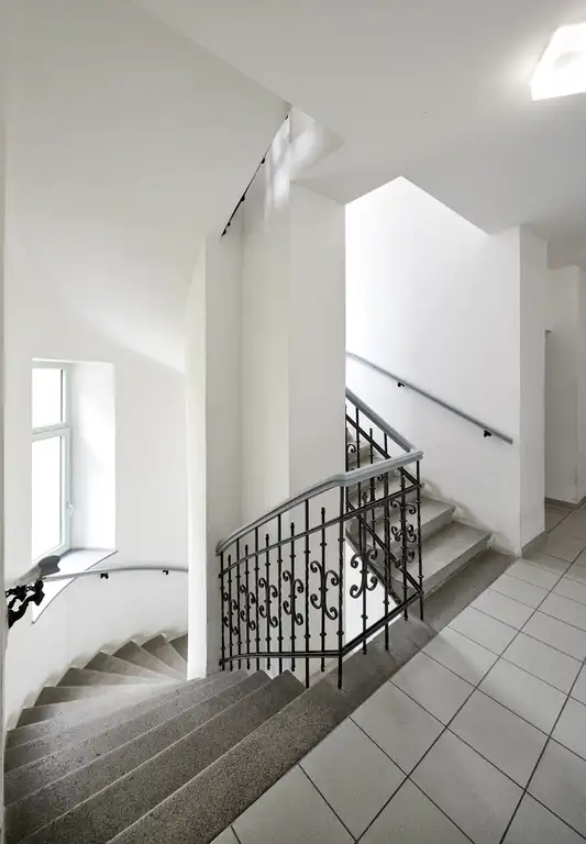 Stiegenhaus innen VI