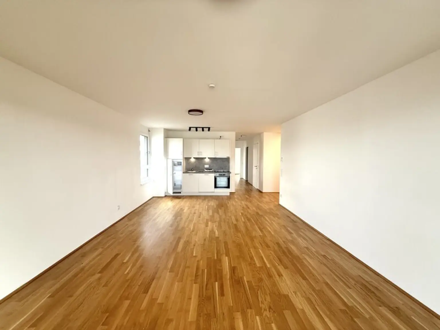 gut aufgeteilte 4-Zimmer Wohnung mit 2 WC's und einem südwest Balkon