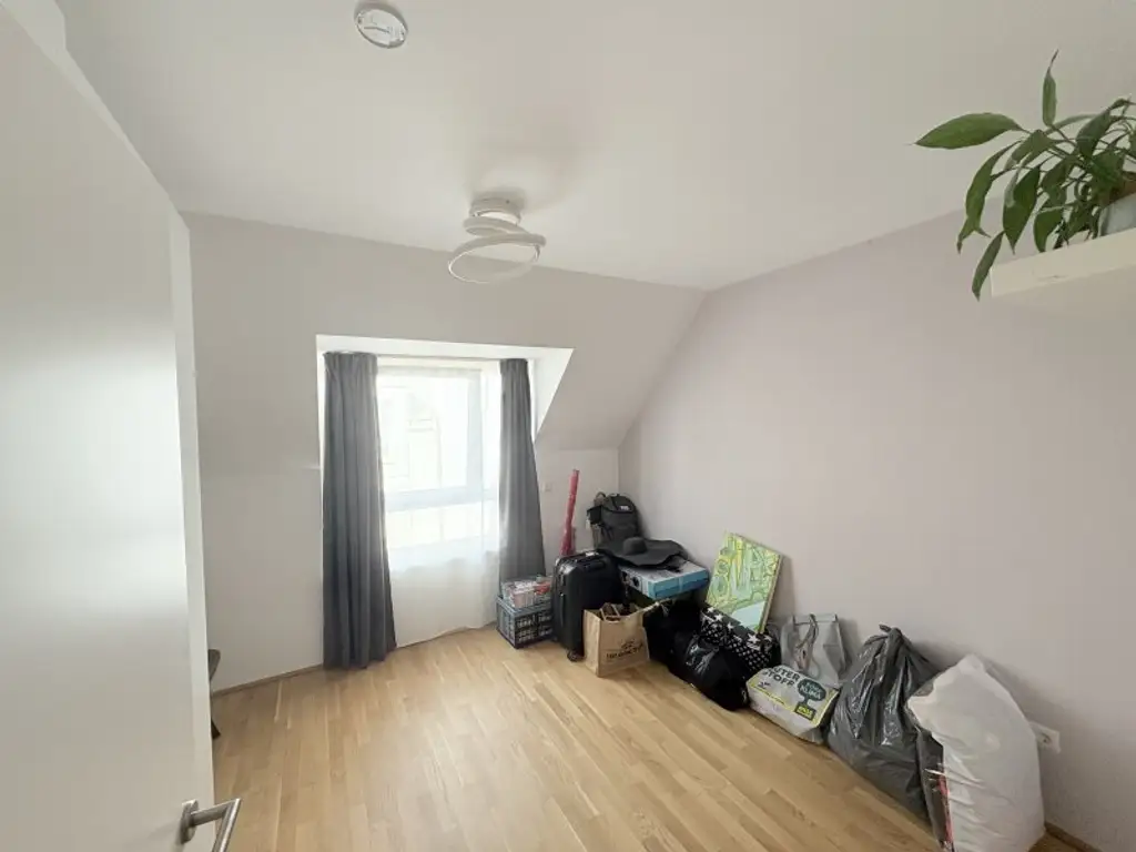 Neuwertige Wohnung im 1. Dachgeschoss mit Balkon in 1110 Wien – Ihr neues Zuhause!
