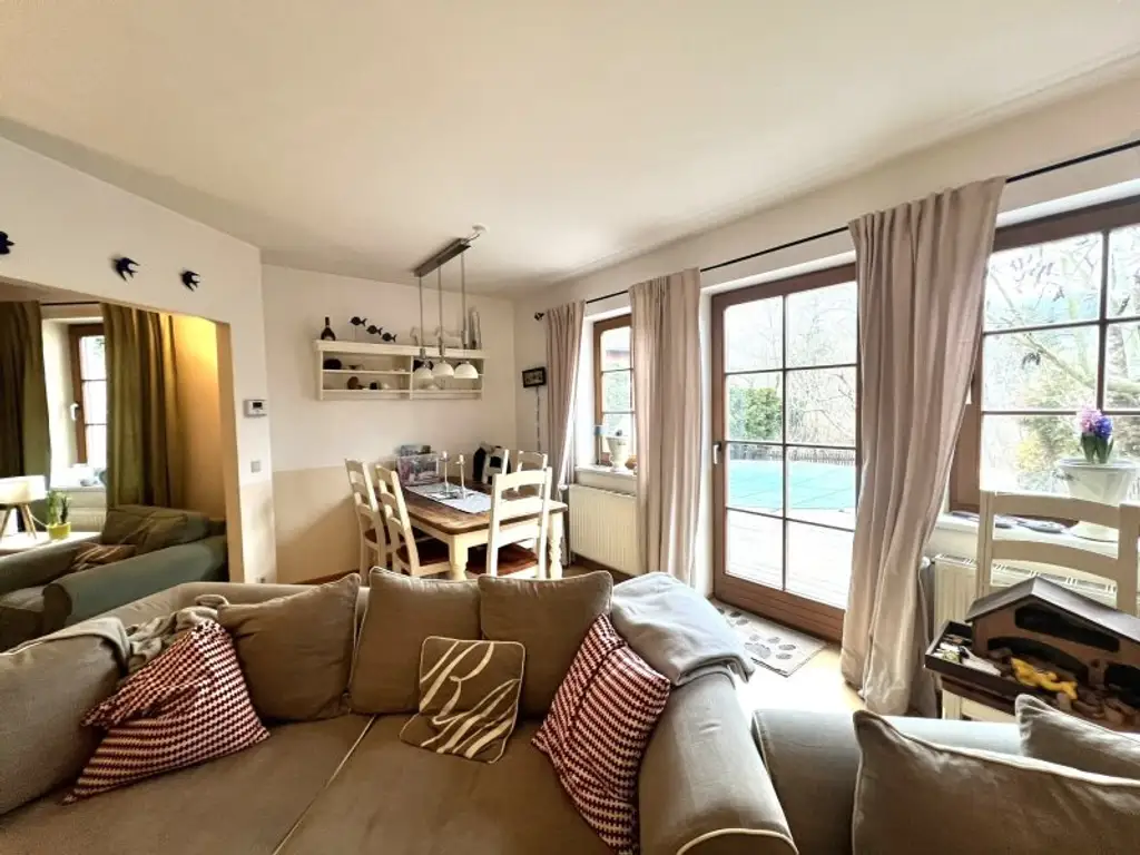 (!) Familienhit mit Charme - gut geschnittene Doppelhaushälfte mit Garten & Pool in Gaaden (!)