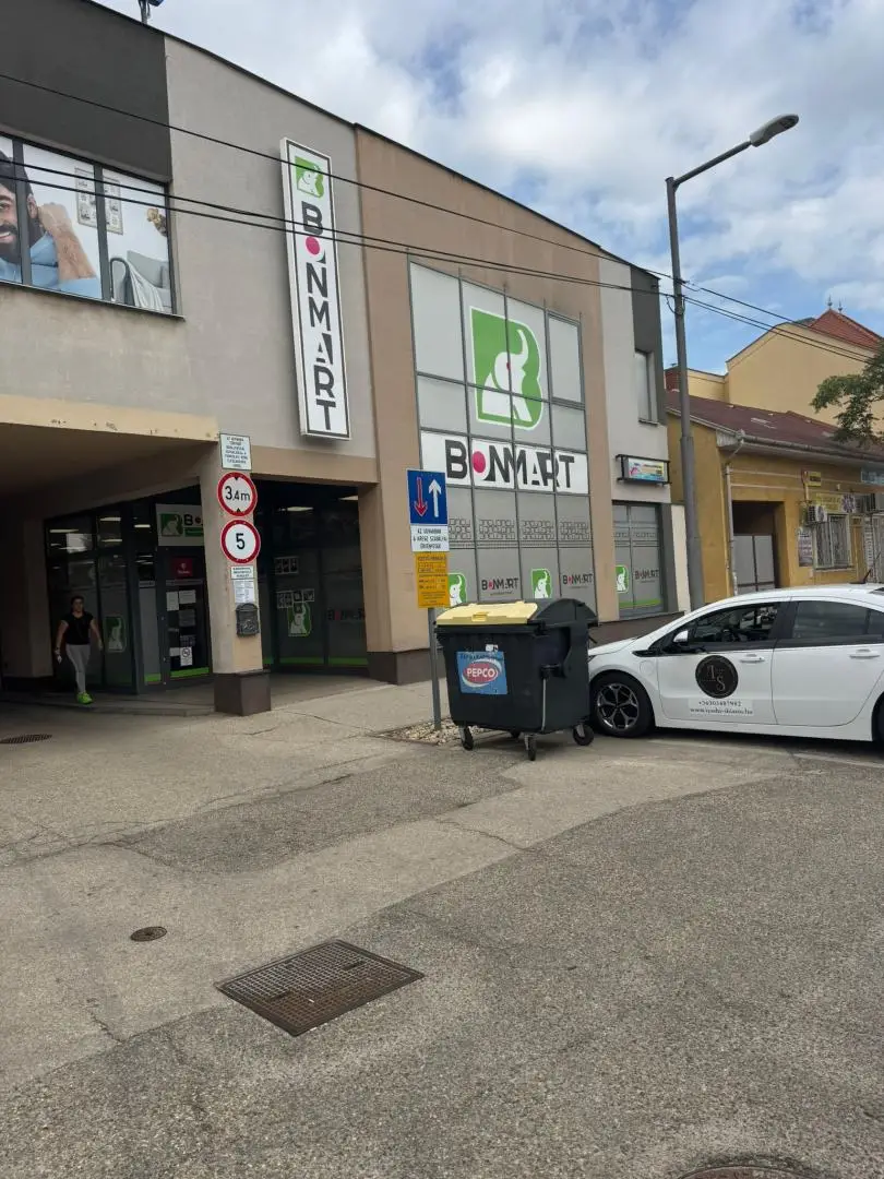 Renditestarkes Einkaufszentrum in Top-Innenstadtlage von Westungarn