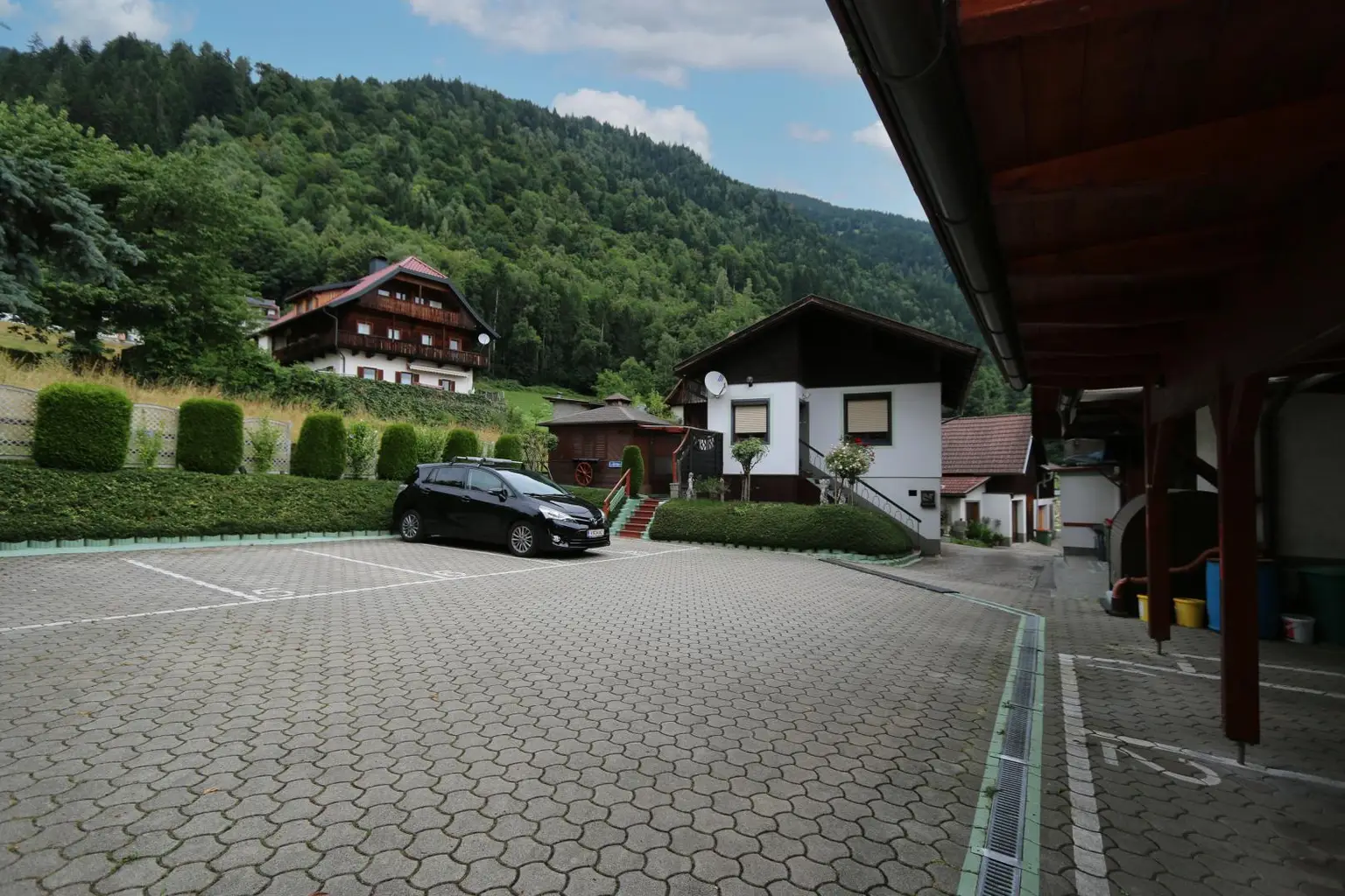 Charmante 2-Geschoss-Wohnung mit Seeblick am Ossiacher See