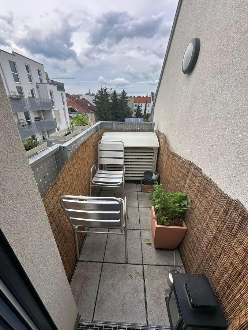 Klimatisierte Neubauwohnung mit hofseitigem Balkon im Dachgeschoss!!!