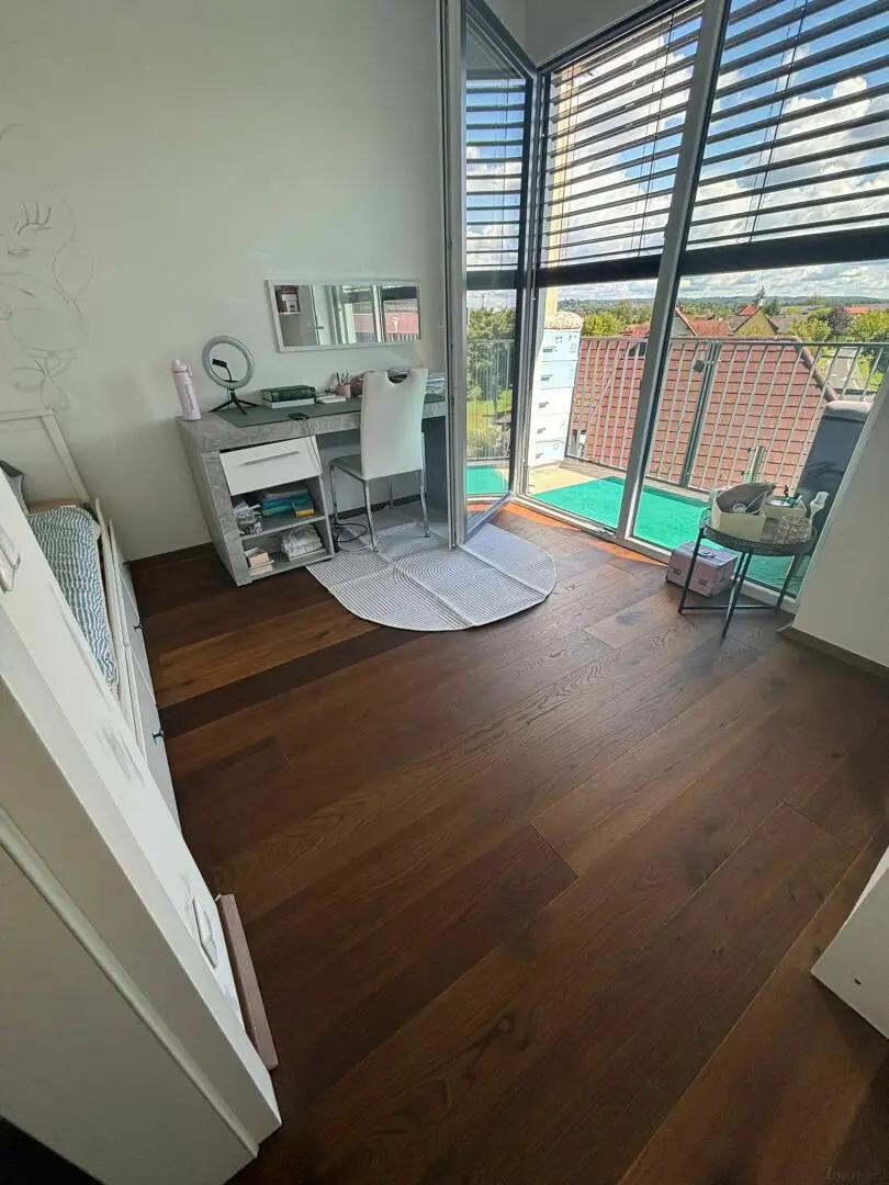Moderne Maisonettewohnung mit großzügiger Terrasse und Balkon