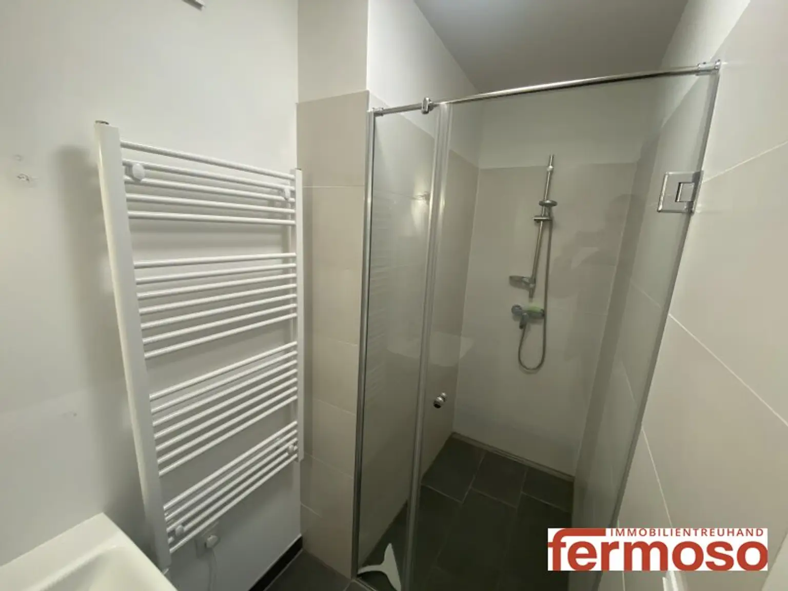 Moderne 1-Zimmer-Neubauwohnung mit Loggia – Laer Wald, 1100 Wien