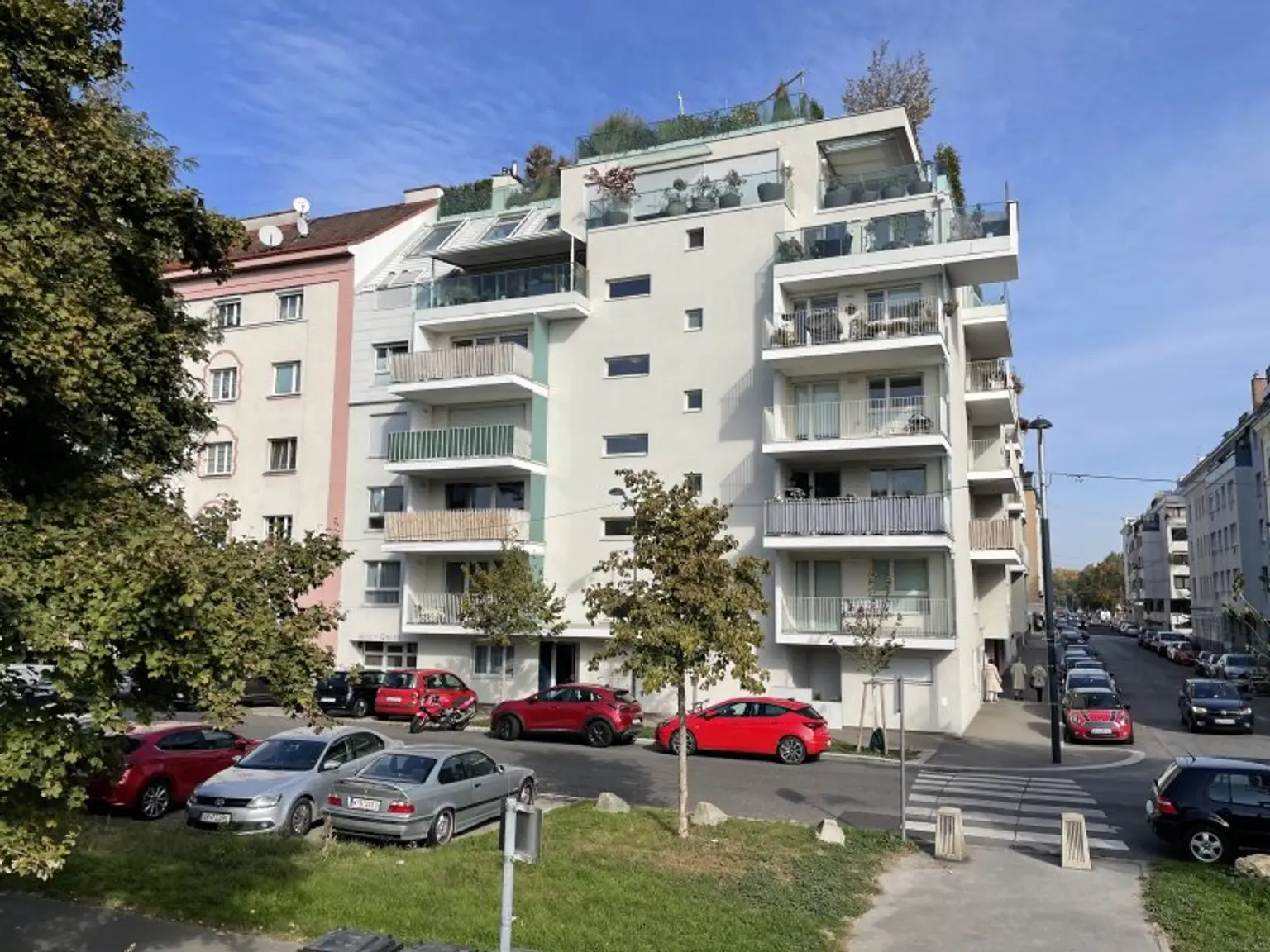 UNO - U1 Am Kaisermühlendamm  - Neubau mit großem Balkon und Garage - Mietbeginn ab 15. November 2025 | New 1BR apartment with Garage - start of lease 15/11/2025