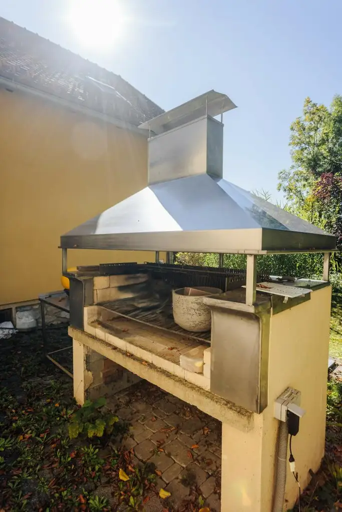 Großzügiges Einfamilienhaus mit Schwimmteich in Weinitzen - ländliche Geborgenheit trifft modernen Wohnkomfort