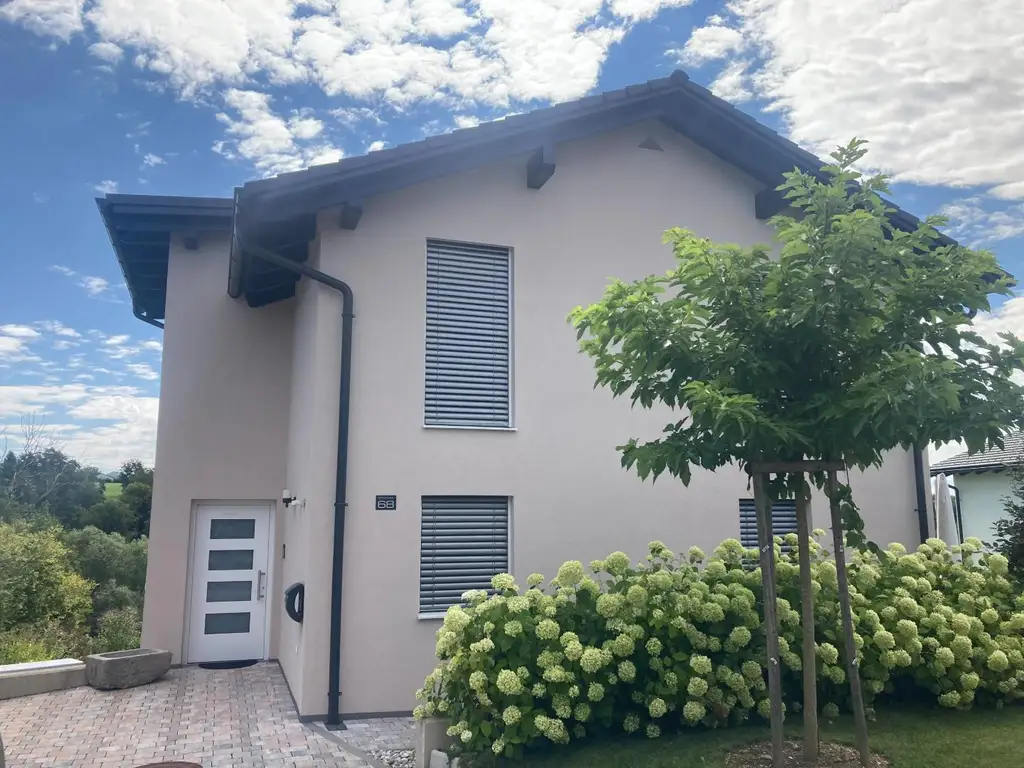 Neubau mit Lift, Wellness und vielen Extras