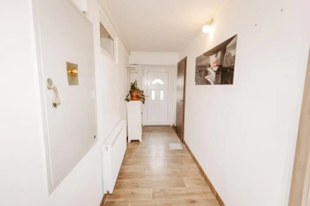 Gepflegtes, neu revitalisiertes  und liebevoll erhaltenes Landhaus. Natur, Sonne, Ruhe,  Seelenheil.