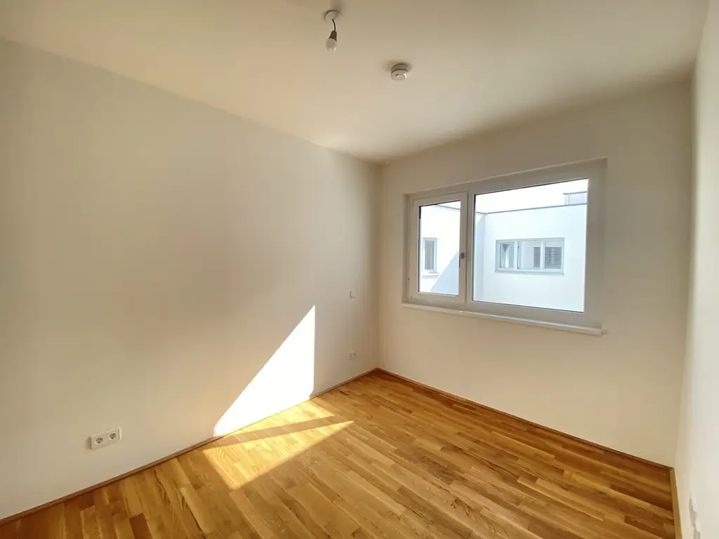 Sonnige 2 Zimmerwohnung mit Dachterrasse - 1 bedroom Apartment with terrace  TRAUM ERSTBEZUG