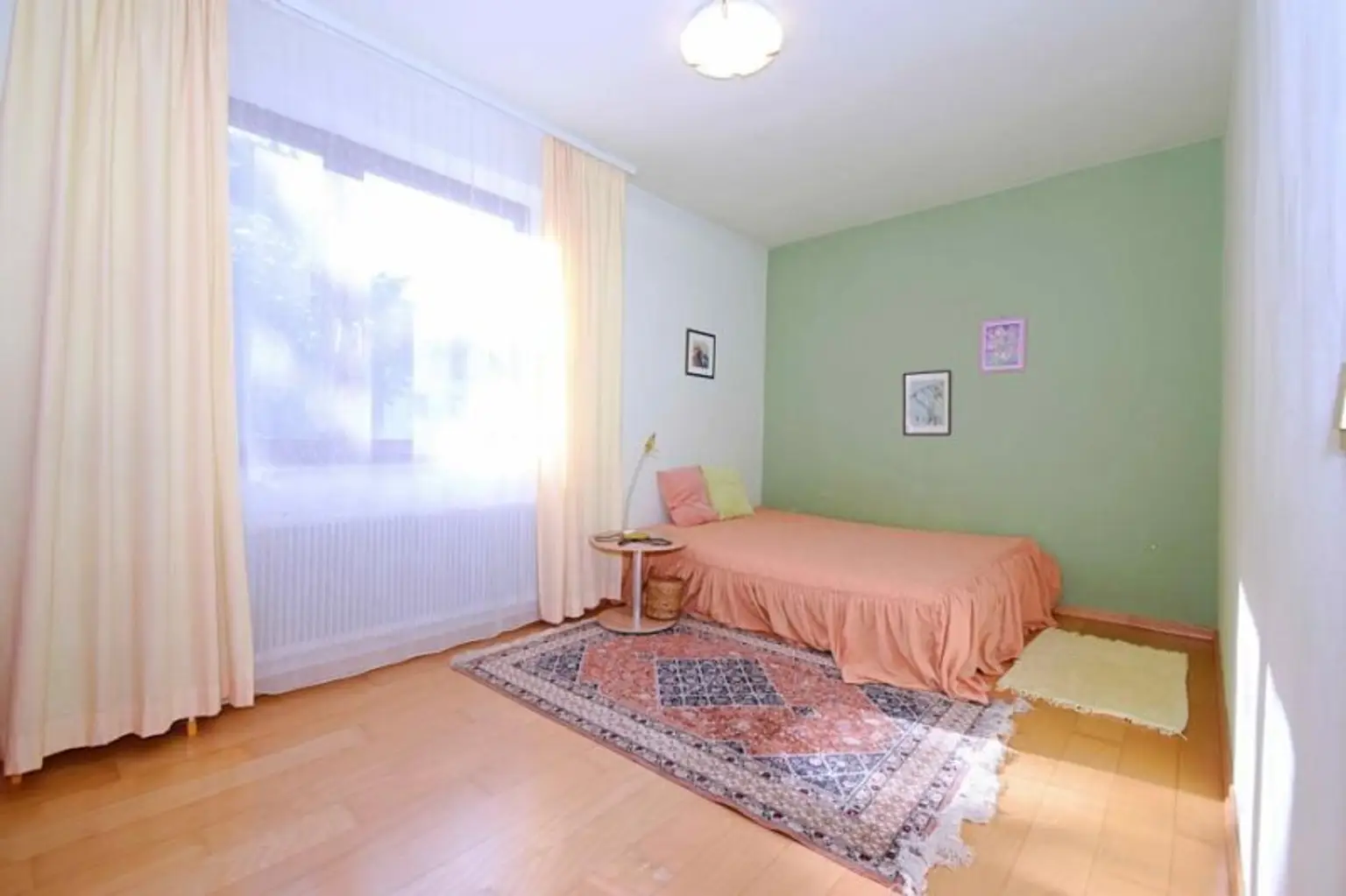 Exklusives Traum-Anwesen mit Naturteich und Gästehaus