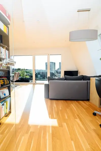 SMART-LIVING I STYLISCHES PENTHOUSE I KLIMA I SONNENTERRASSE I OFFENE DESIGN-KÜCHE I ELEGANTES BAD MIT REGENDUSCHE I