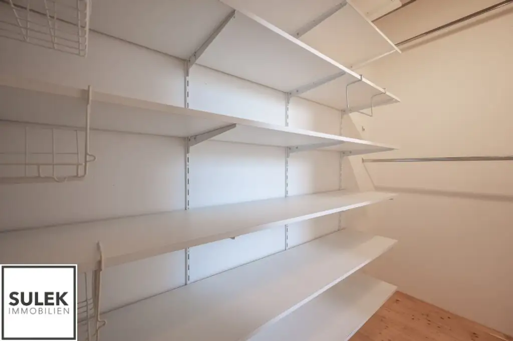 3 Zimmer-Dachgeschosswohnung mit Terrasse am Währinger Gürtel, nahe U6!