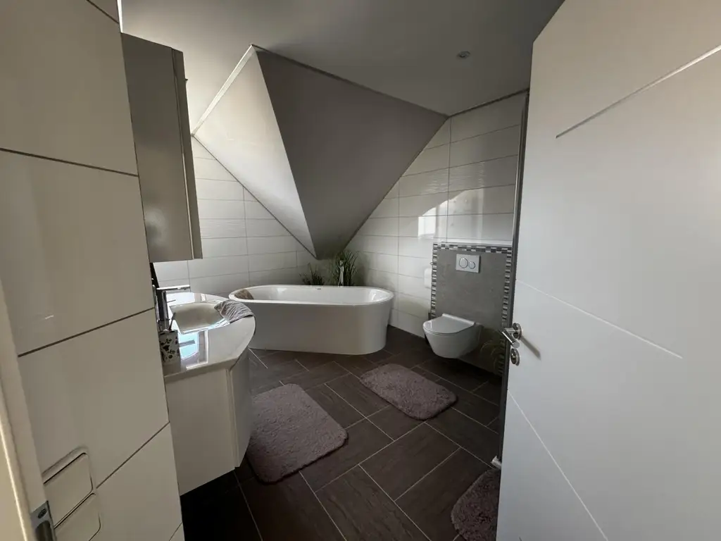 Ein ZUHAUSE zum Verlieben! Doppelhaushälfte mit Pooloase und ausgezeichneter Infrastruktur