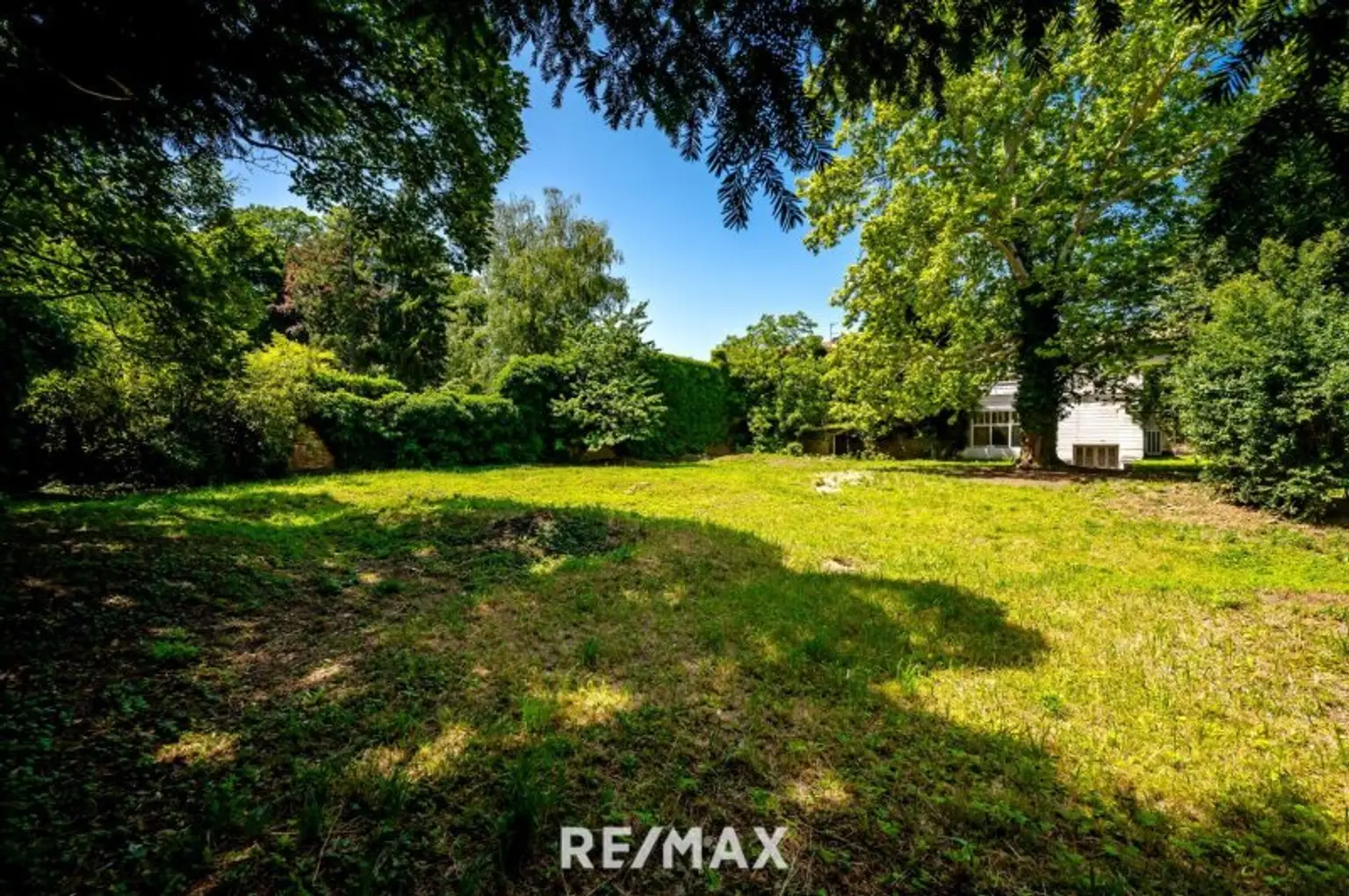 Rarität: Stadt-Villa mit weitläufigem Garten an exklusiver Hietzinger Adresse