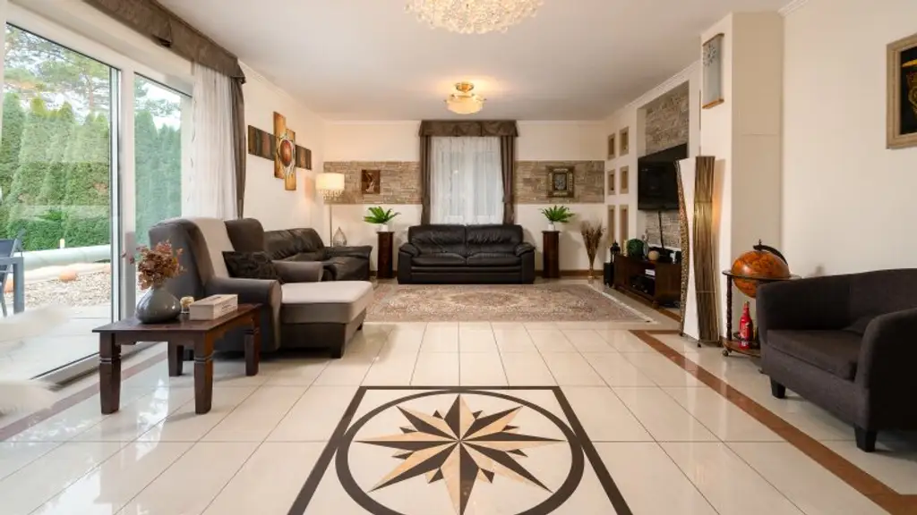 ! "take your bags and move in" ! 4,5 Zimmer, Terrasse, Garage & Pool! Grünruhelage!