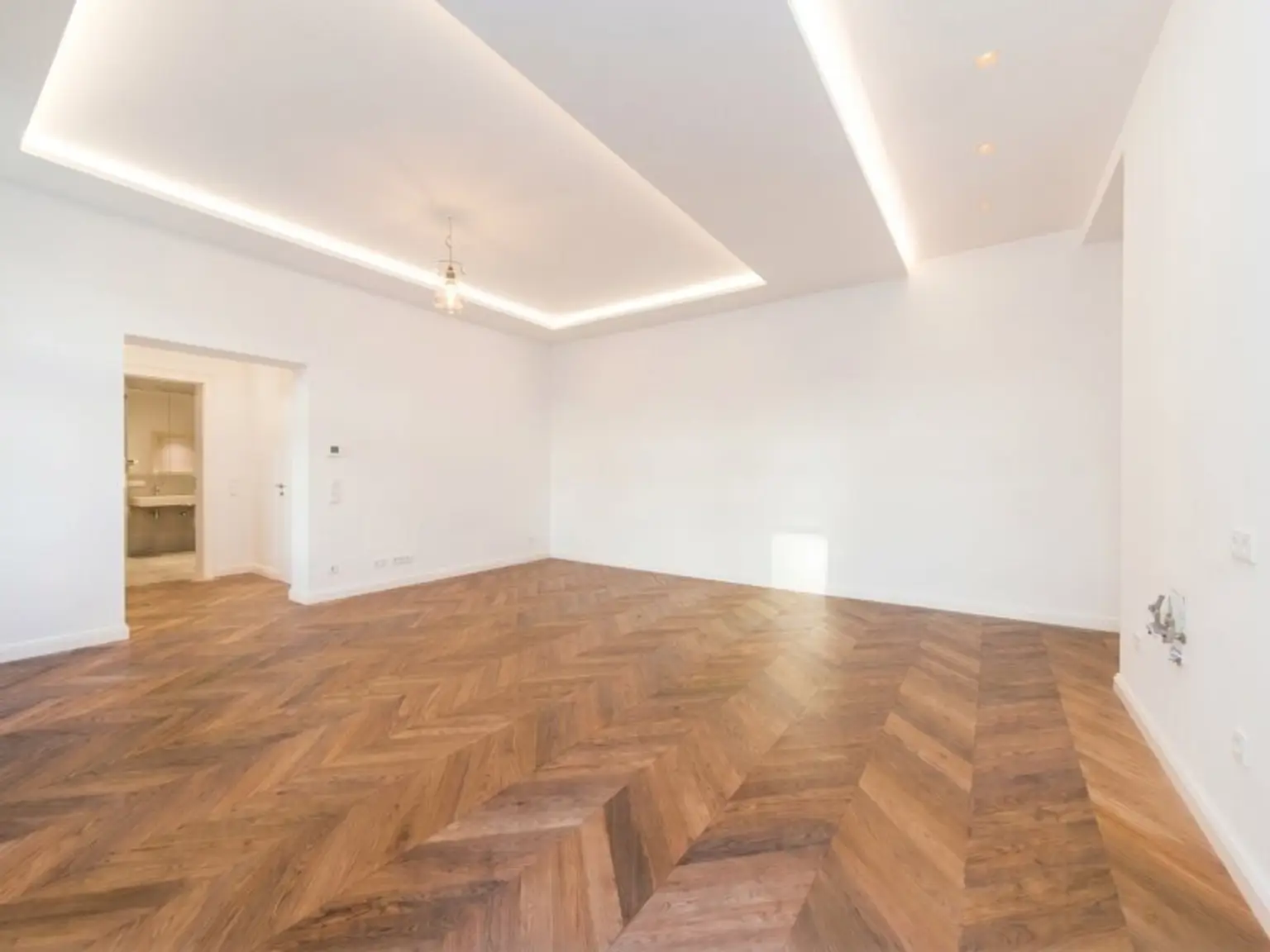 Wohnküche mit Balkon 1