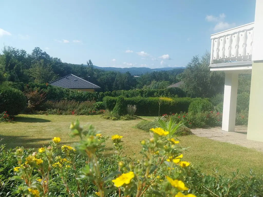 Sehr gepflegtes Einfamilienhaus, idyllische Grünlage in 3032 Eichgraben zu kaufen.