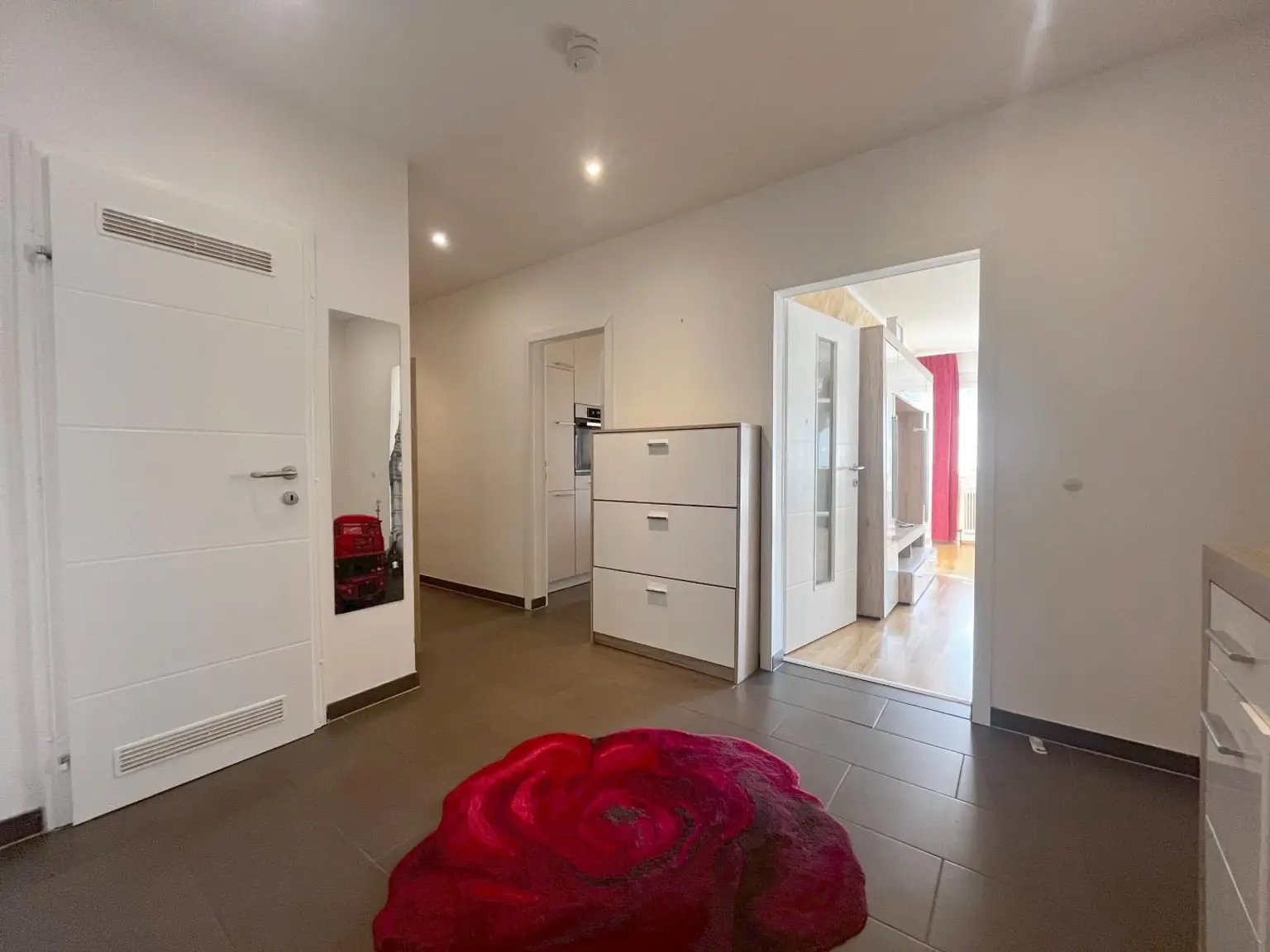 Sanierte 3-Zimmer-Neubauwohnung mit Loggia