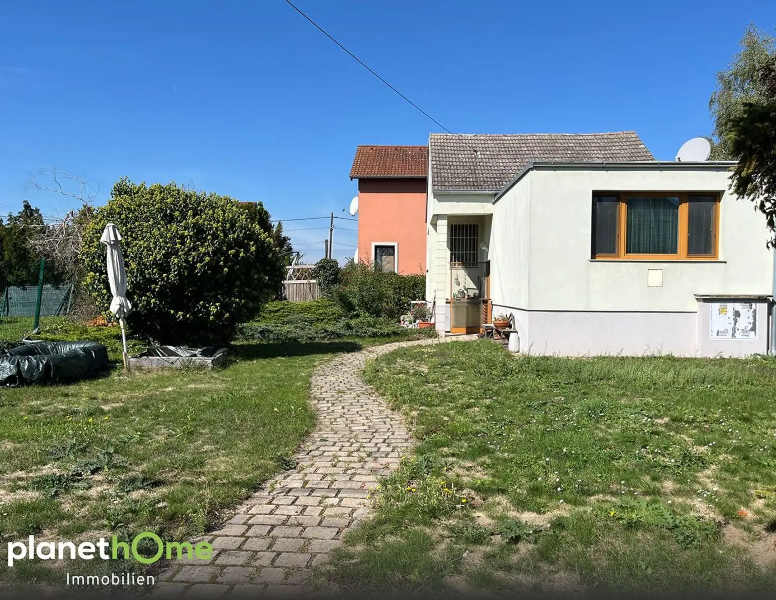 Charmantes, sonniges Grundstück mit Ferienhaus im Ortsteil Föhrenhain in Gerasdorf bei Wien