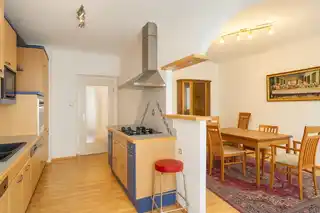 Blick_Richtung_Küche_und_Essbereich