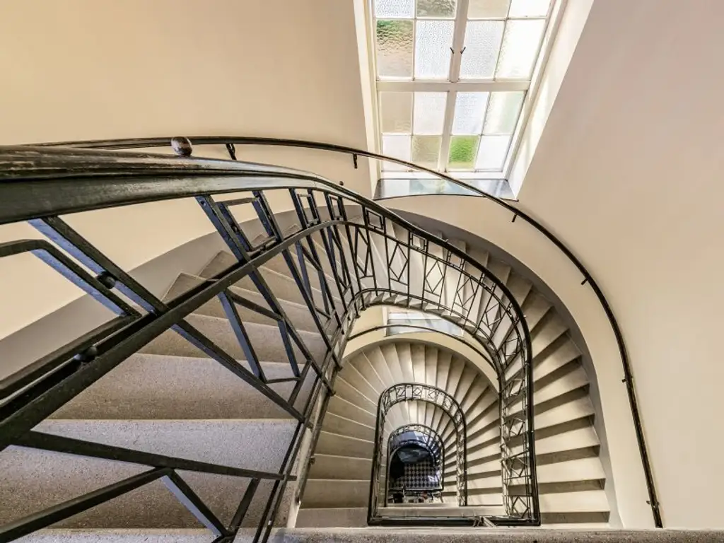 Stilvolle Familienwohnung am Fuß des Küniglbergs - 4 Zimmer getrennt begehbar - Balkon, Klima, Gartennutzung