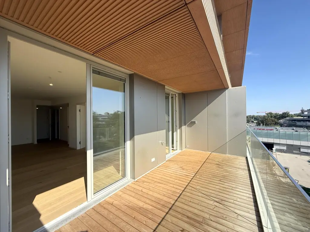 Kleine Perle im ultramodernen Wohnhaus mit Pool am Dach zu mieten // Small gem in an ultra-modern apartm. building with pool on the roof for rent //