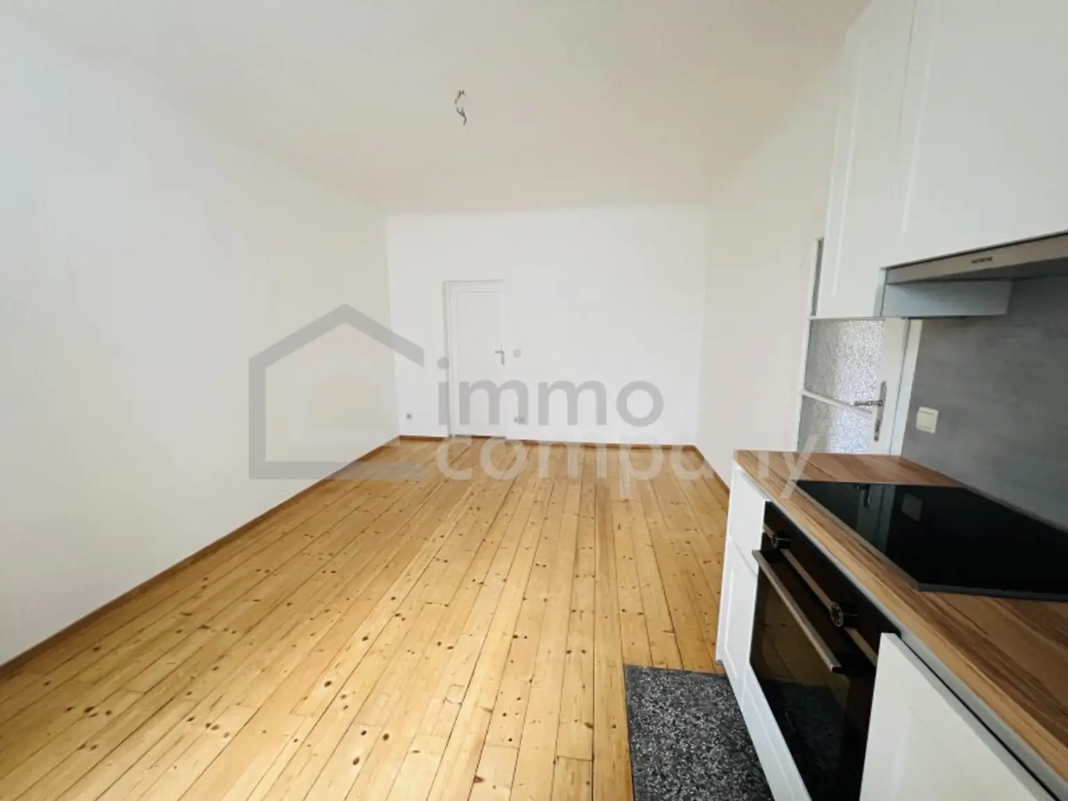 Neue schöne Wohnung mit herrlicher Aussicht! 8. Bezirk. U6 und U2!