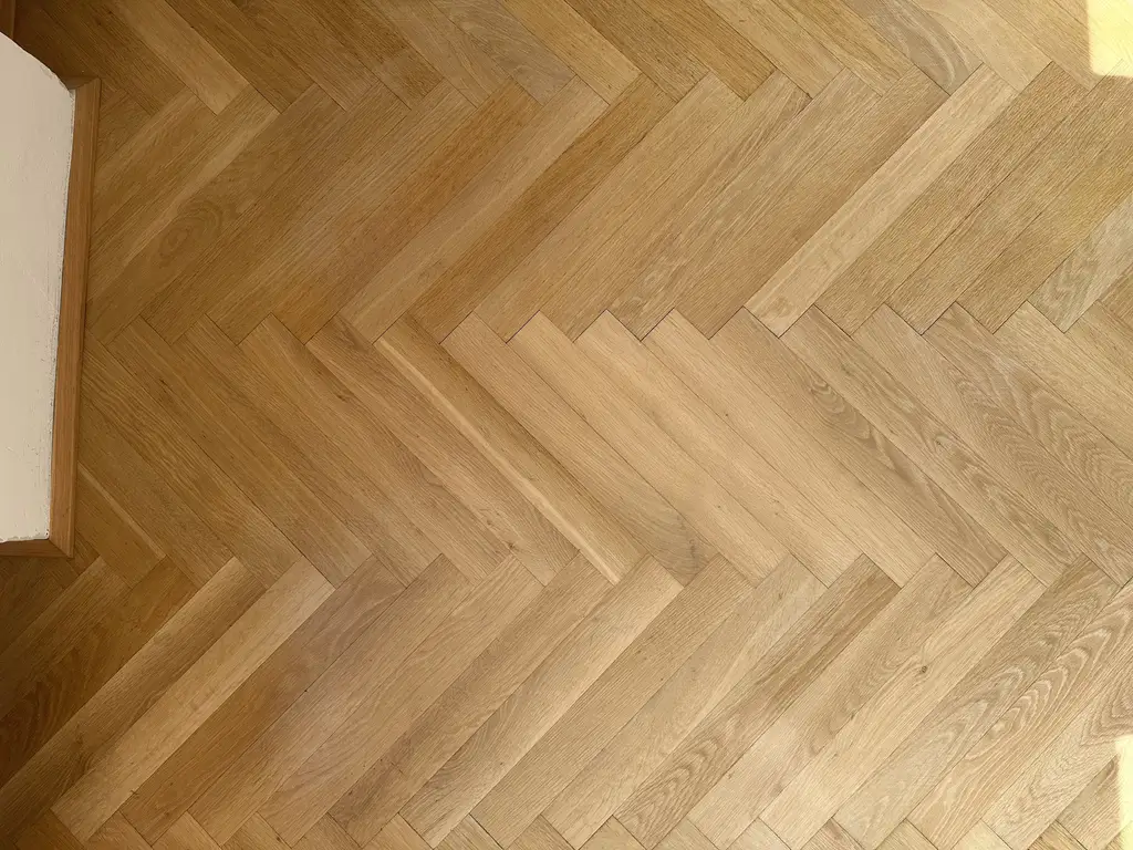 Wiener Klassik: Sanierungsbedürftige Wohnung mit Balkon