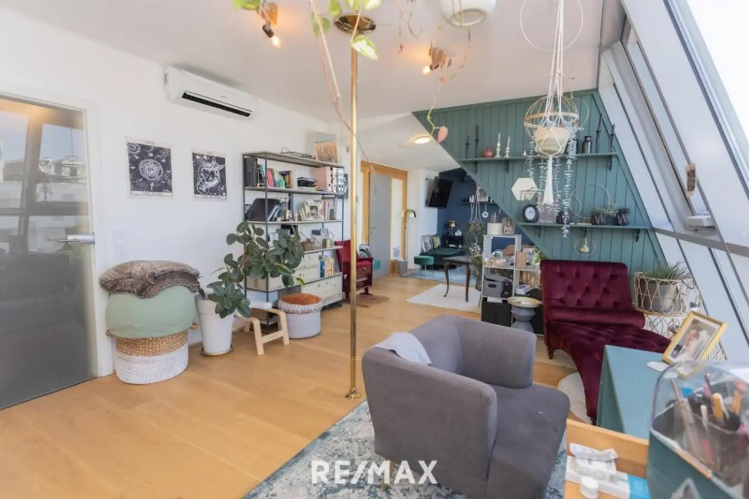 Herrliche DG-Maisonette mit 2 Hof-Terrassen bei der Volksoper, Währinger Straße