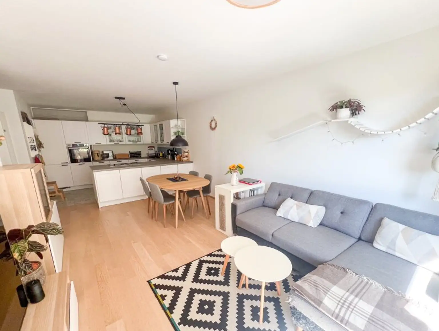 Traumhafte 3-Zimmer-Wohnung mit Garten und Tiefgaragenstellplatz in Wien