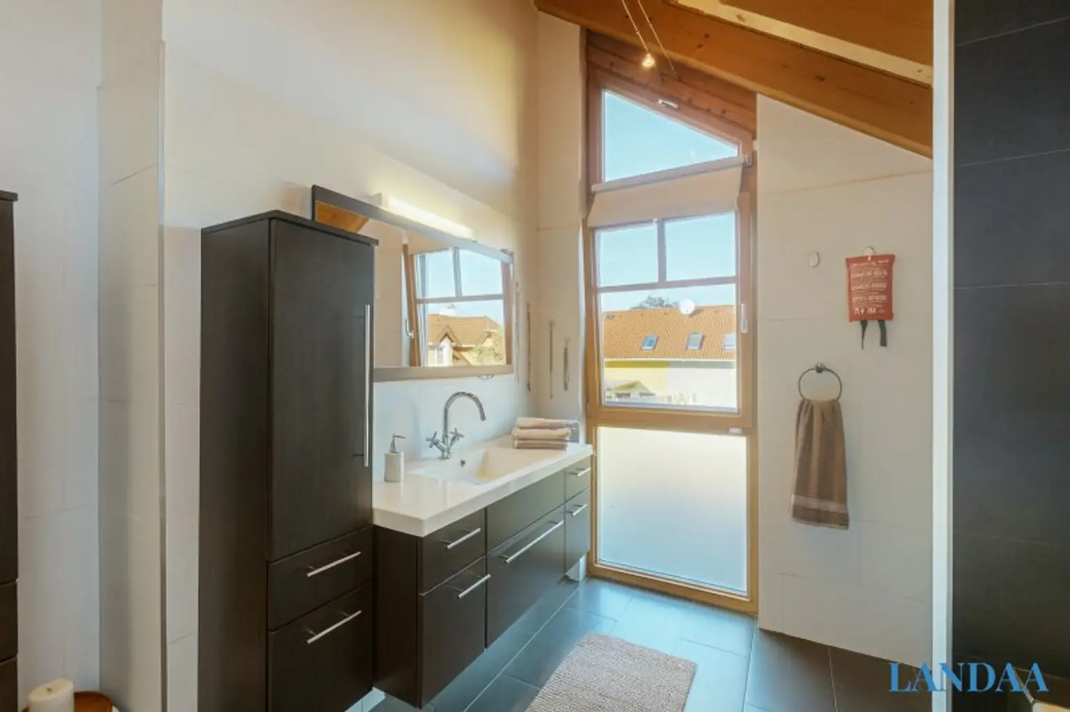 Grünes Glück – Modernes Wohnen im Holzdesign