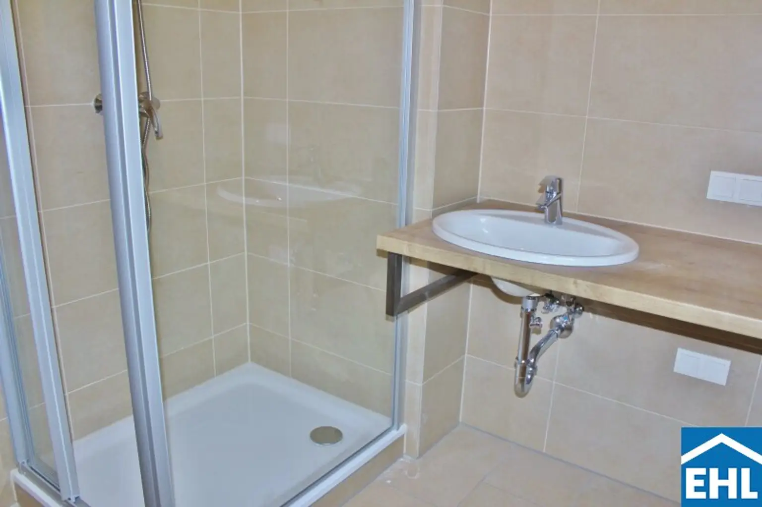 Schöne 2 Zimmer Wohnung mit Balkon in zentraler Lage