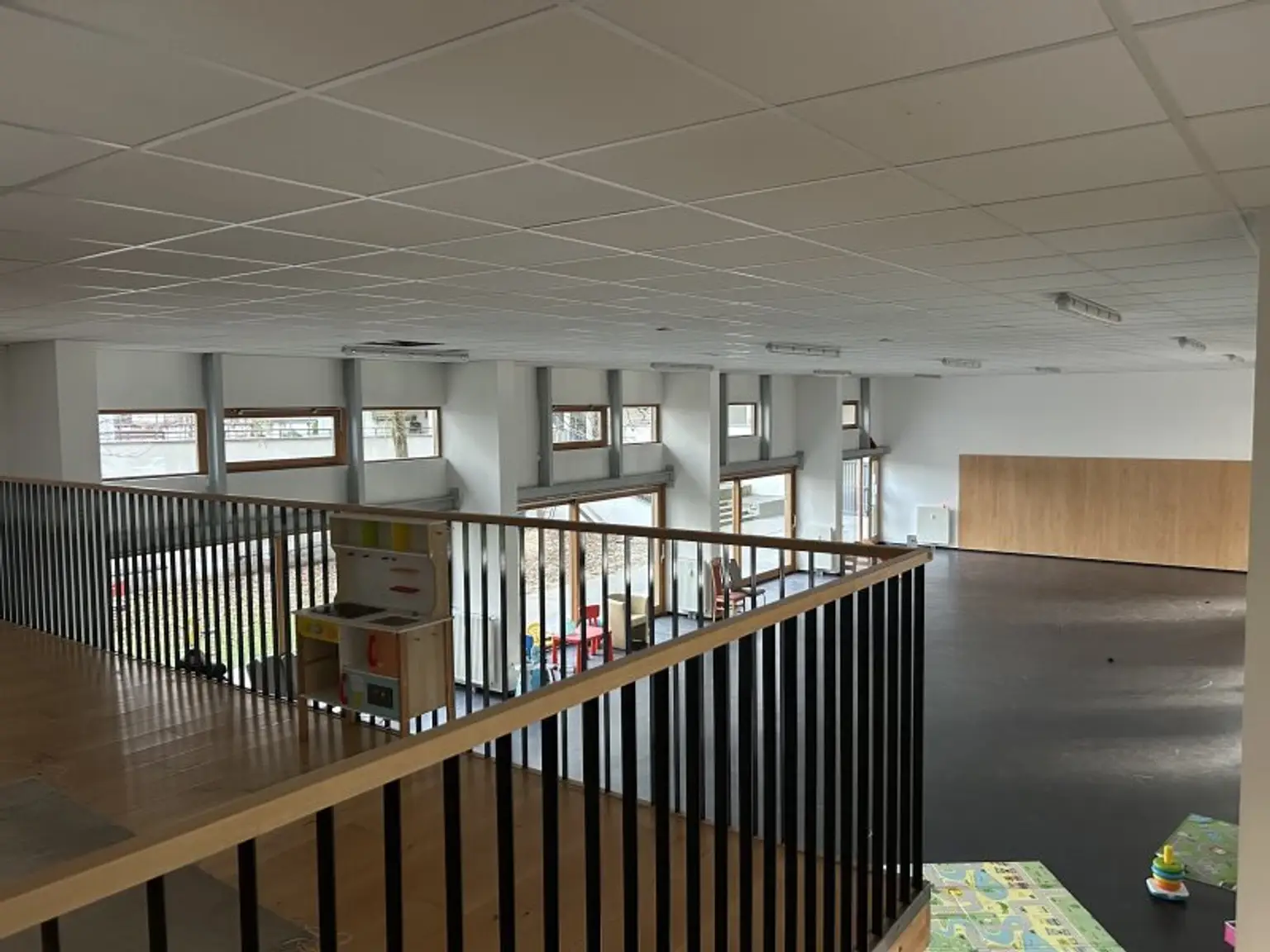 Bright 3-Room Apartment with Southeast-Facing Loggia in Prime Location – Near U1 Kagran & Donauzentrum