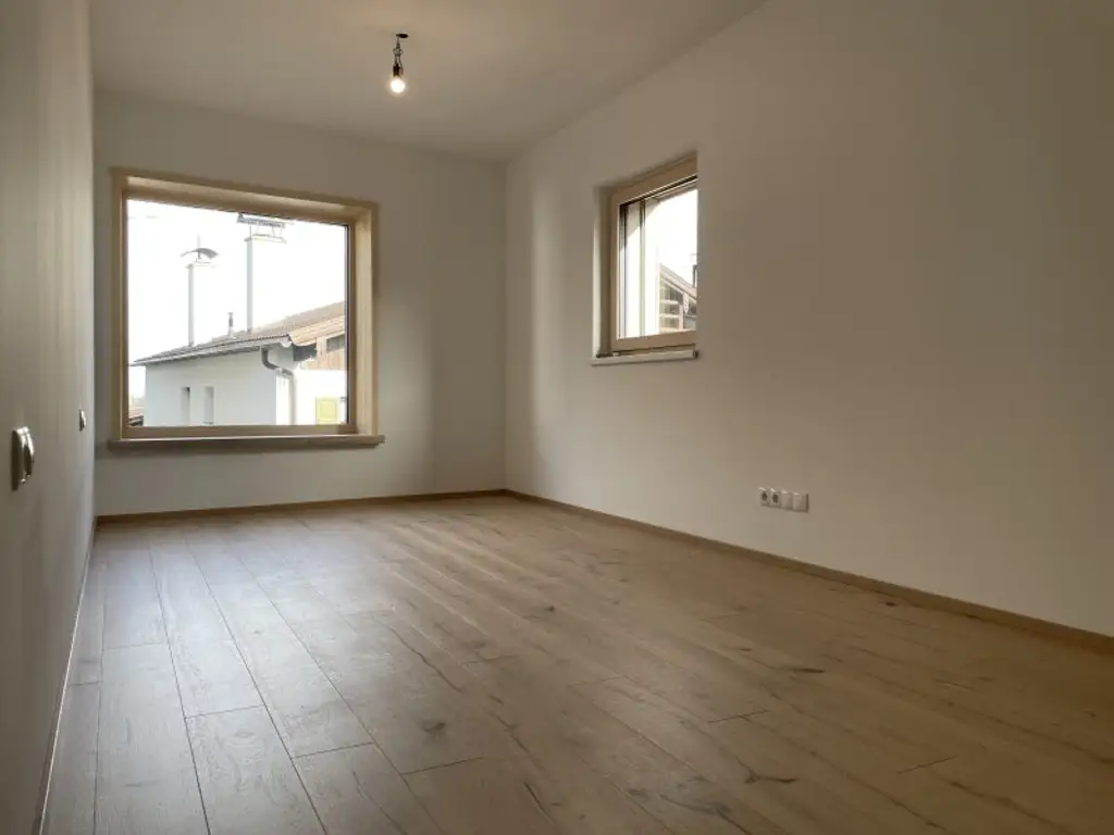 Moderne 4-Zimmer-Wohnung mit großzügiger Loggia