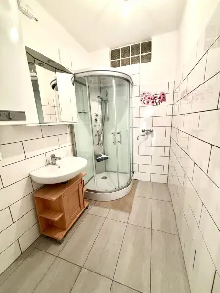 Renoviertes Einfamilienhaus in Halbturn – Ruhelage