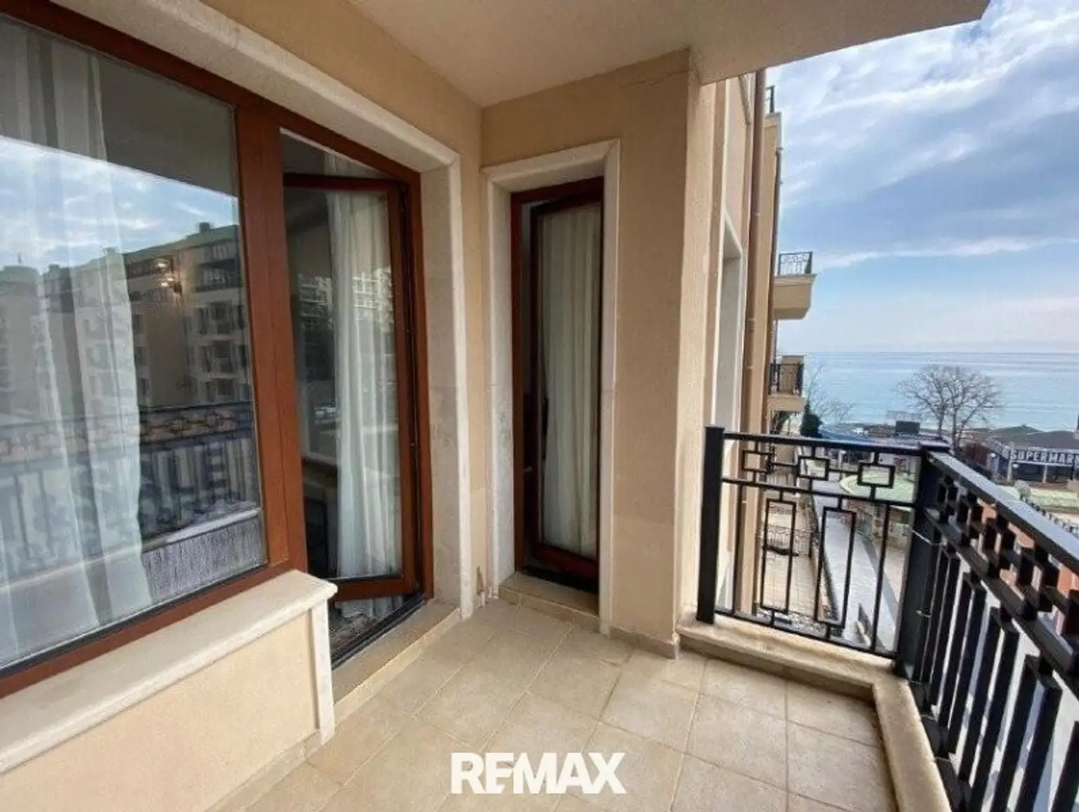 2 Balkon mit Meerblick BG