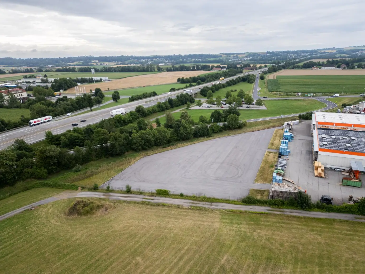 günstig und Direkt an der A1