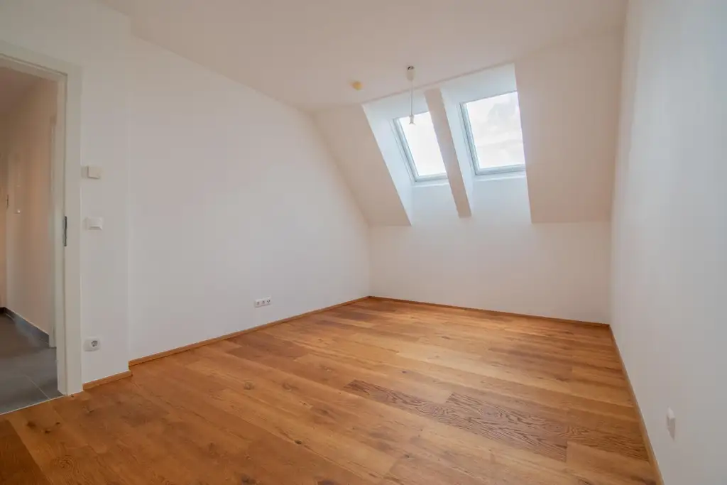 "Lichtdurchströmte Dachgeschosswohnung – inkl. Garagenstellplatz!"