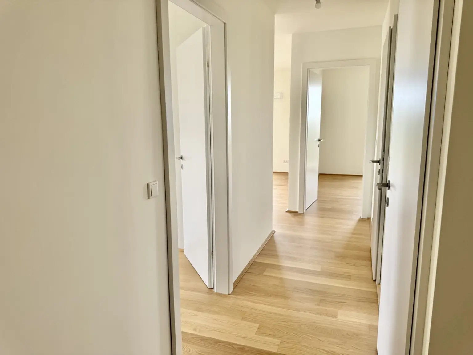 Preis jetzt sichner! Erstbezug und fertig - Gerasdorfer Straße: 4 Zimmer mit super Balkon