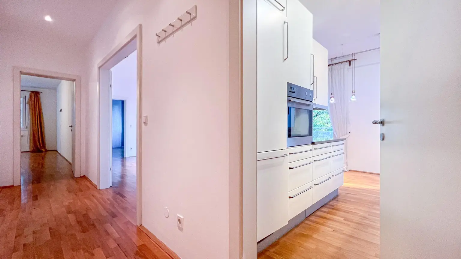 Exklusive 3-Zimmer-Wohnung mit großer Terrasse und Grünblick